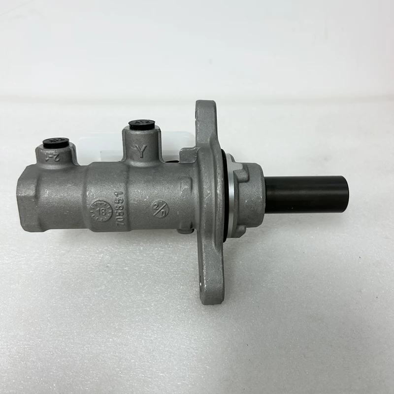 Brake Master Cylinder 47201-28660  47201-28661 Fit for  08-14 4720128660  4720128661