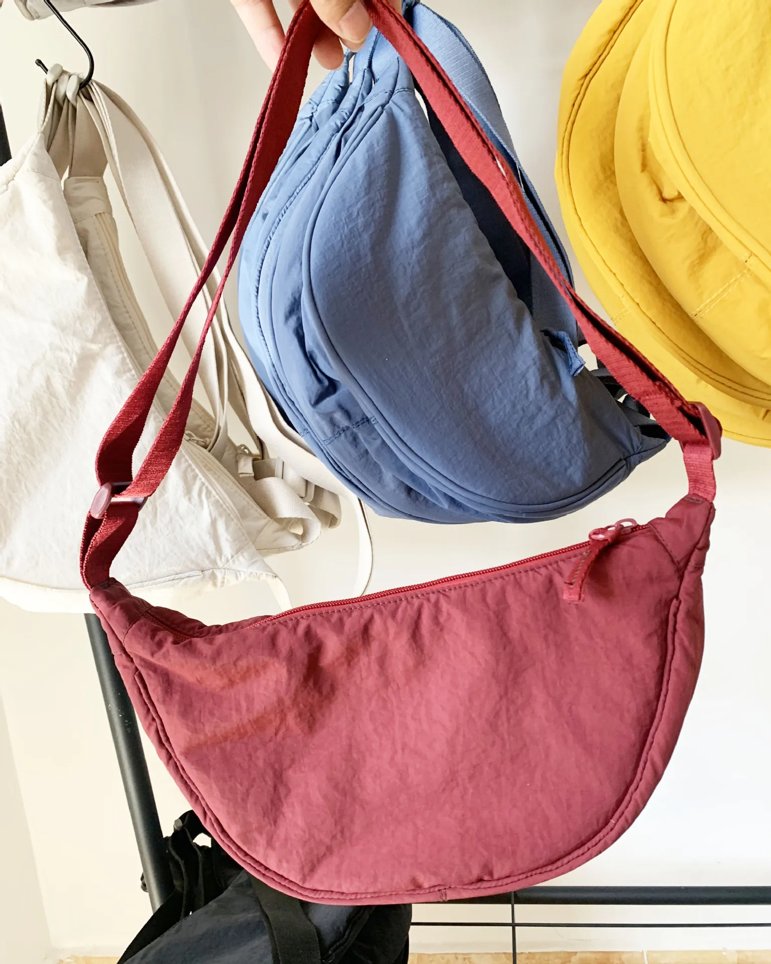 Leichte Nylon-Halbmond-Umhängetasche mit Verstellbarem Breitem Riemen, Schultertasche für Frauen, Tägliche Einkaufs- und Reisehandtasche – Detail 16