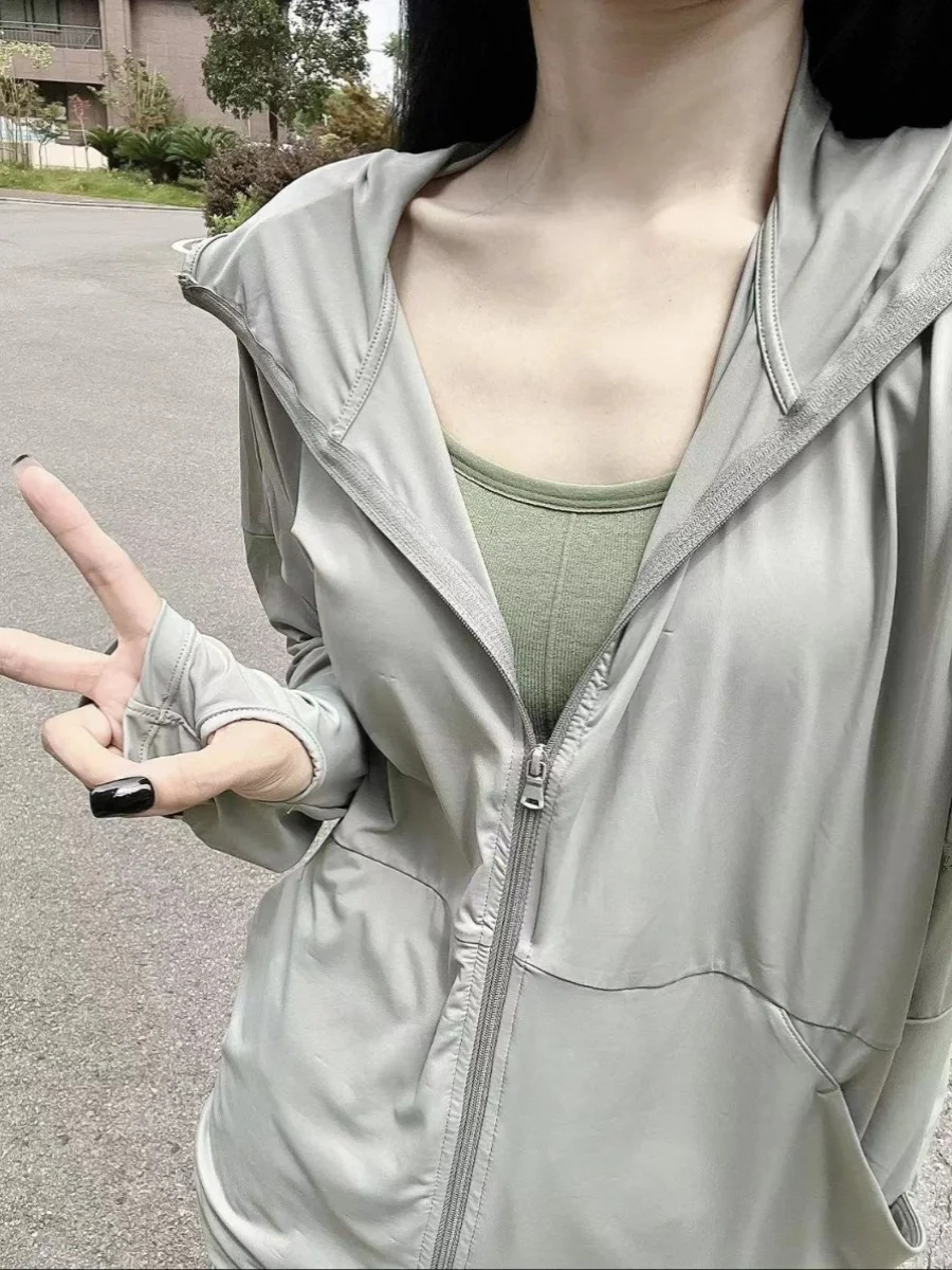 

Summer New Ice Silk Women's Lightweight Breathable UV Protection Clothing Loose Fit Fashionable Skin Outerwear Sunscreen Coat