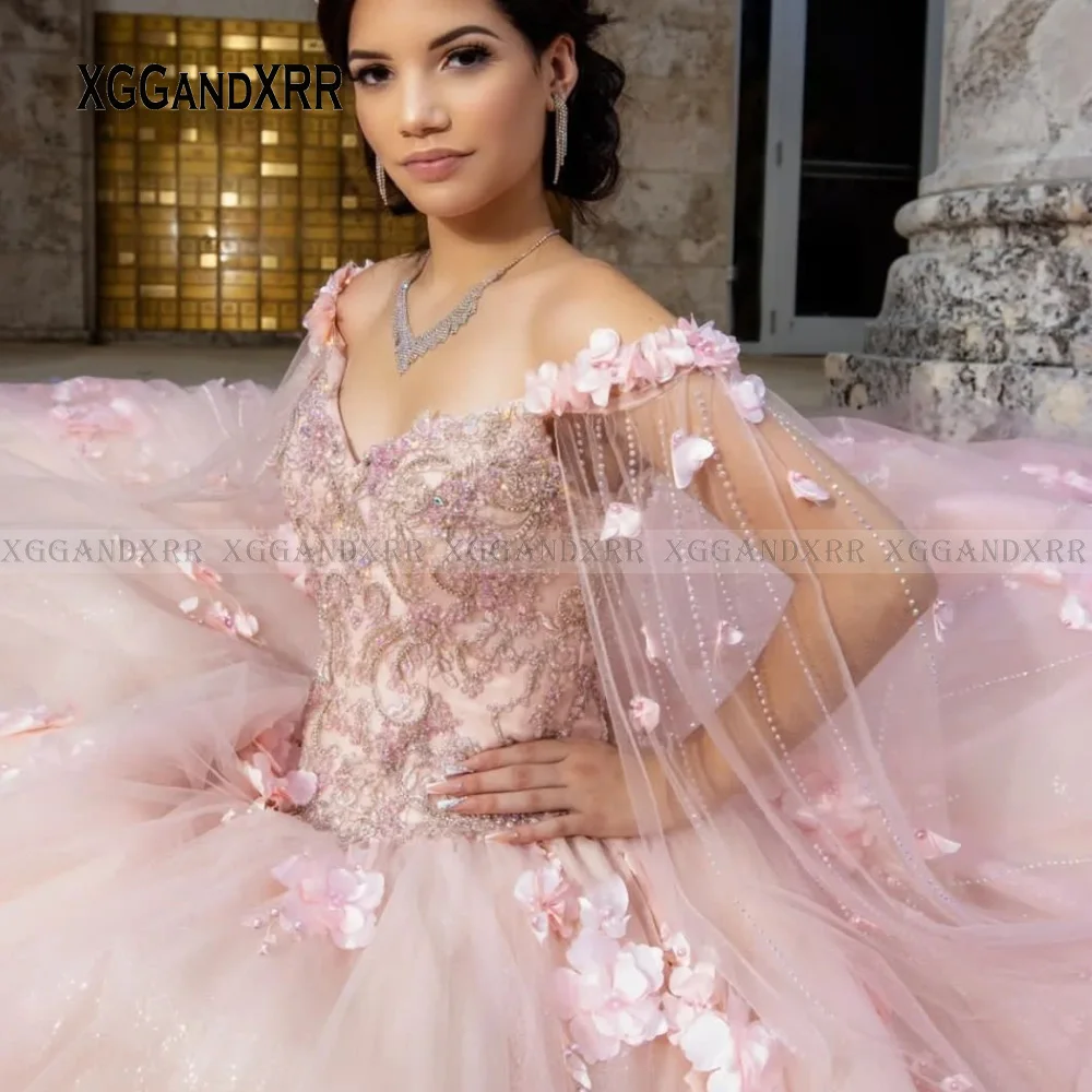 Vestido de quinceañera rosa con cuello de pico, capa de flores con hombros descubiertos, abalorios, largo, fiesta de cumpleaños, 15 y 16 años, 2024