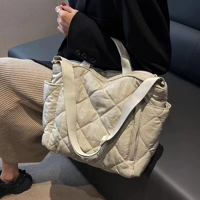 Bolsos de mano de gran capacidad para mujer, bolso lateral de hombro, bolsos de compras de algodón espacial a la moda, bonitos bolsos de mano para mujer para invierno