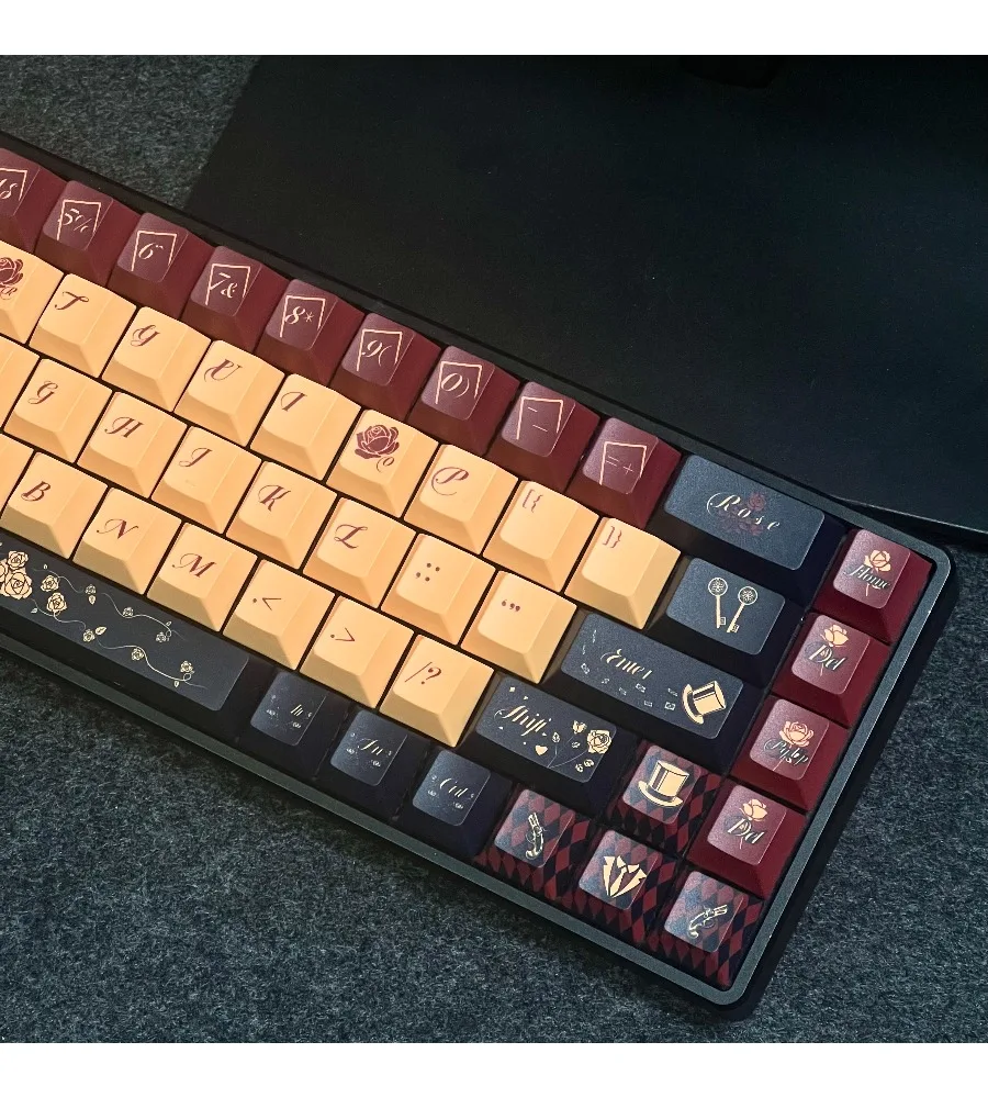 Red poker keycap is engraved with red high value hot sublimation process PBT original magnetic axis mechanical axis