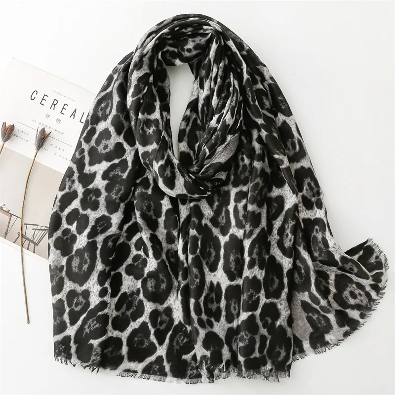 Luxus Damen schal Herbst Winter lange Vintage Leopard muslimischen Hijab Kopftuch Damen Cape Neck wärmer Damen Accessoire