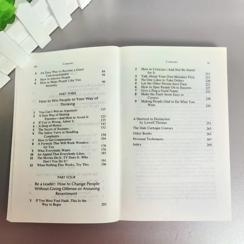 Libro de lectura sobre cómo ganar amigos e inclinar a las personas por Dale Carnegie, habilidades de comunicación Interpersonal, mejora de la automejora