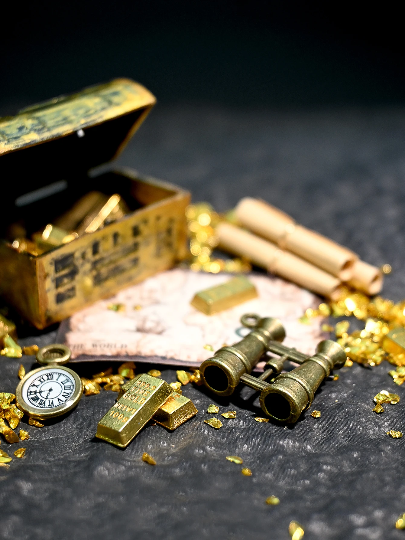 Ein Miniatur-Ornament im Piratenstil zum Schatzsuchen, imitiertes Gold, Weihnachtsgeschenk, 1/6, 1/12 Puppenhaus-Dekoration, Modellhaus-Zubehör, Fotografie-Requisiten, Mikro-Landschafts-Ornament, Miniatur-Dekoration, kleine Geschenke, Werbegeschenke, Heimdekoration – Detail 2