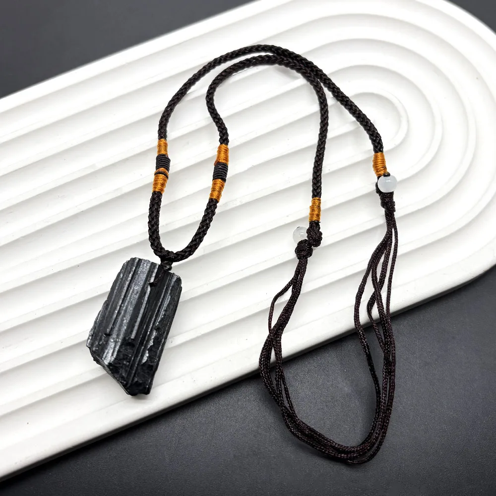 1 Stück natürlicher roher schwarzer Turmalin-Rohstein-Kristall mit verstellbarem Seil, handgefertigter Energie-Edelstein für DIY-Geschenke und Heilung – Detail 3