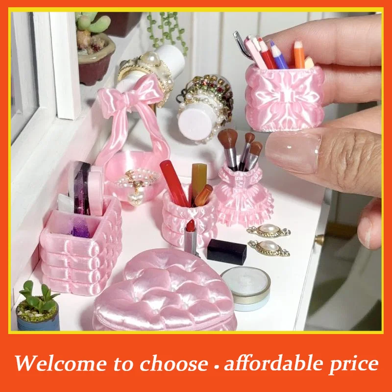 **Miniature Cosmetic Storage Box Dollhouse Mini Pink Storage Case Model Dollhouse Decor Toy Accessories Micro Scene Photo Props'