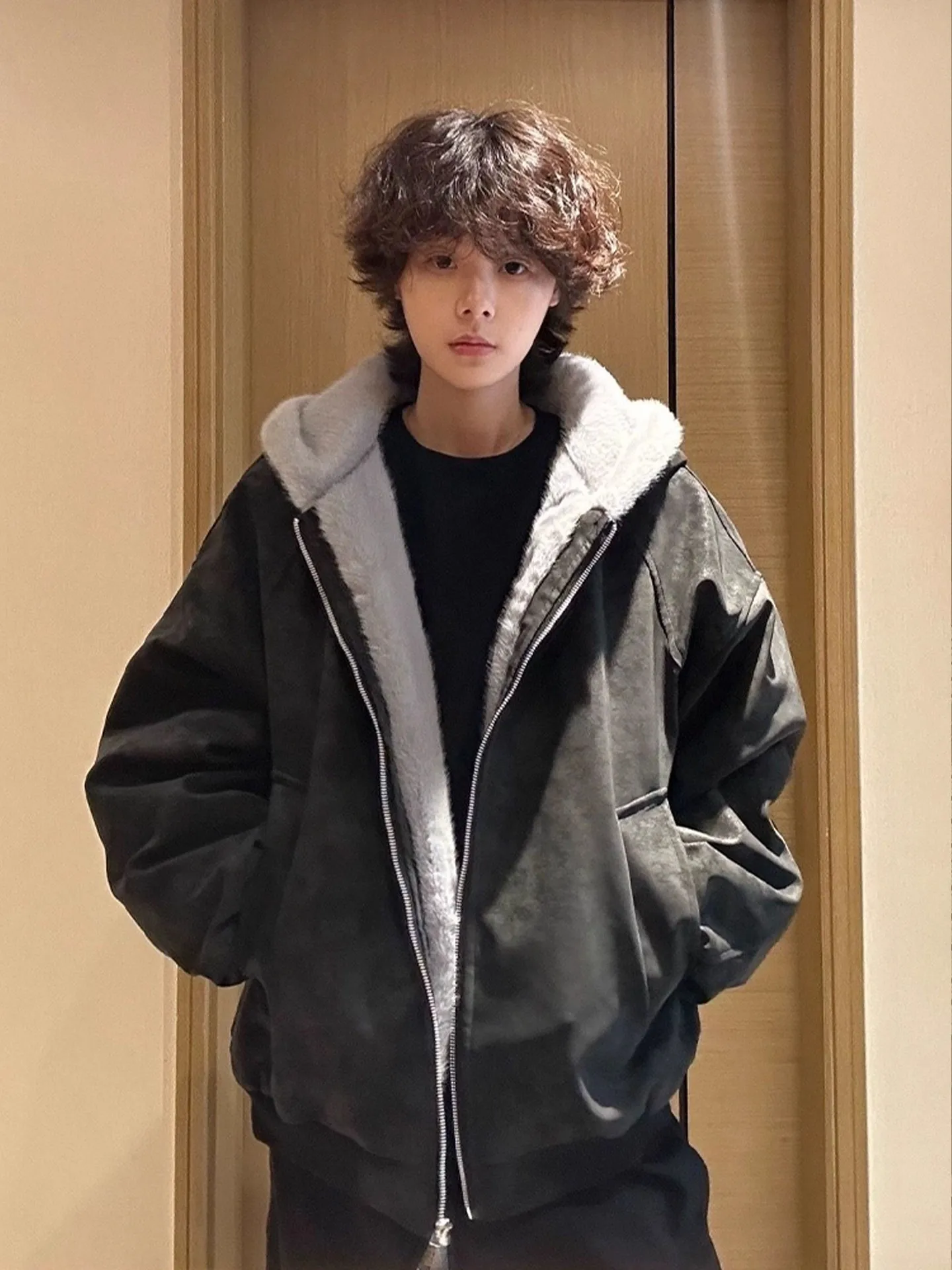 

Мужская зимняя утепленная куртка из овчины с флисовой подкладкой, хлопковая, из искусственной кожи, с капюшоном, на молнии, теплая повседневная верхняя одежда