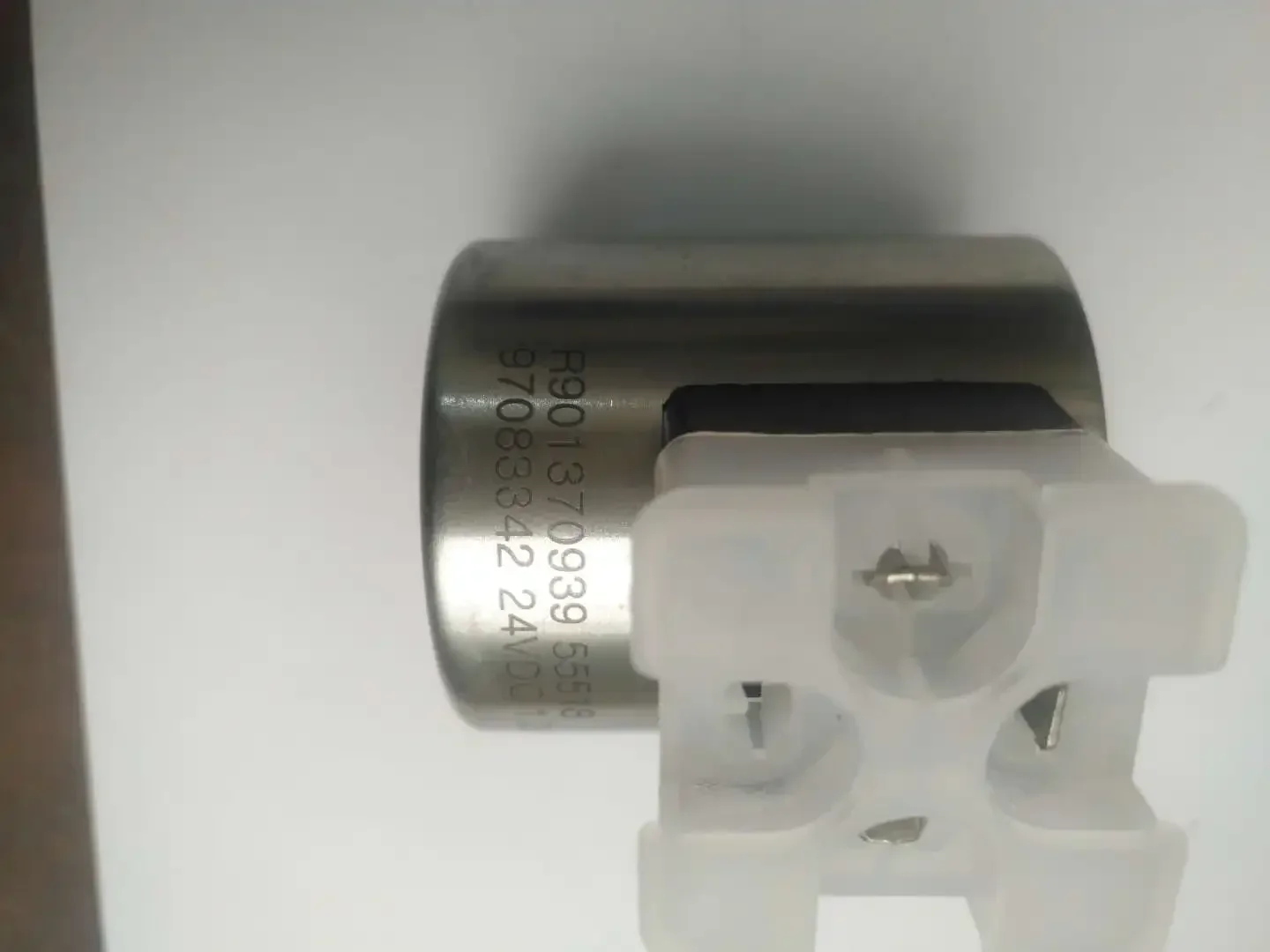 

#For R900021389 SOLENOID COIL GZ45-4 24VDC 1.25A NEW R901269458 R901370939