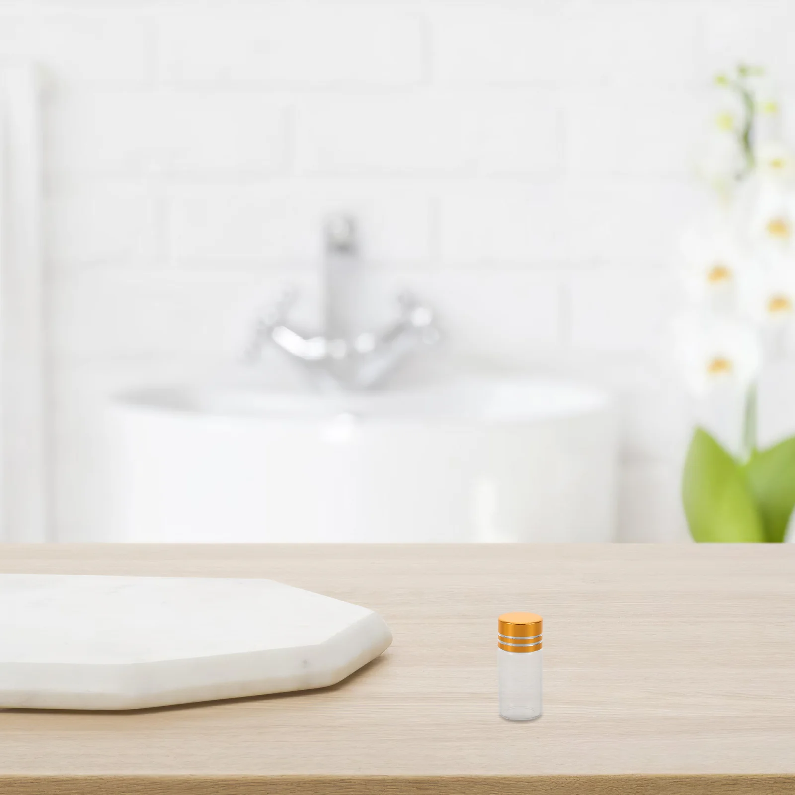 ขวดแก้วขนาดเล็ก 50 ชิ้น ขวดเปล่าใสสำหรับใส่ตัวอย่าง ฝาเกลียว ขวดน้ำหอมพกพา ภาชนะเก็บน้ำมันหอมระเหย ขวดใส่ของเหลวขนาดเล็ก