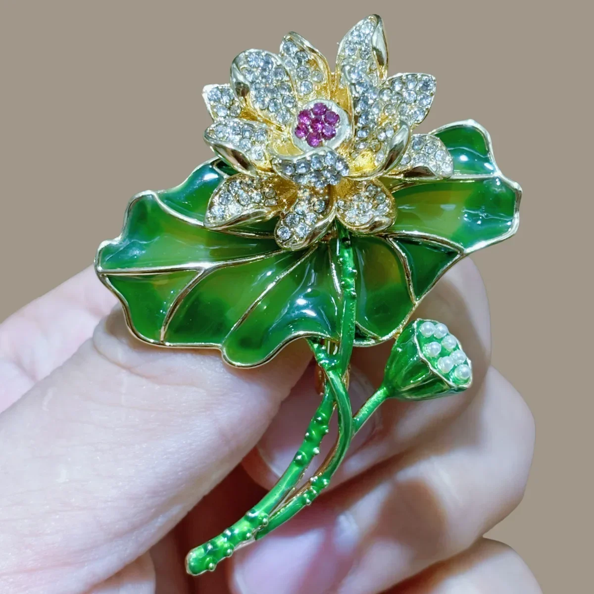 Green Lotus Leaf Three-dimensional Lotus New Enamel Color Lotus Brooch Chinese Style Mother Gift Chest Flower Classic Female Pin