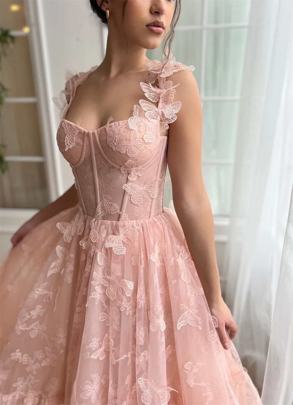 Spaghetti Straps Sweetheart 3D Flower Cocktail Dresses Lace Appliques Butterfly Homecoming Gowns A-line Tea-length Prom Gowns