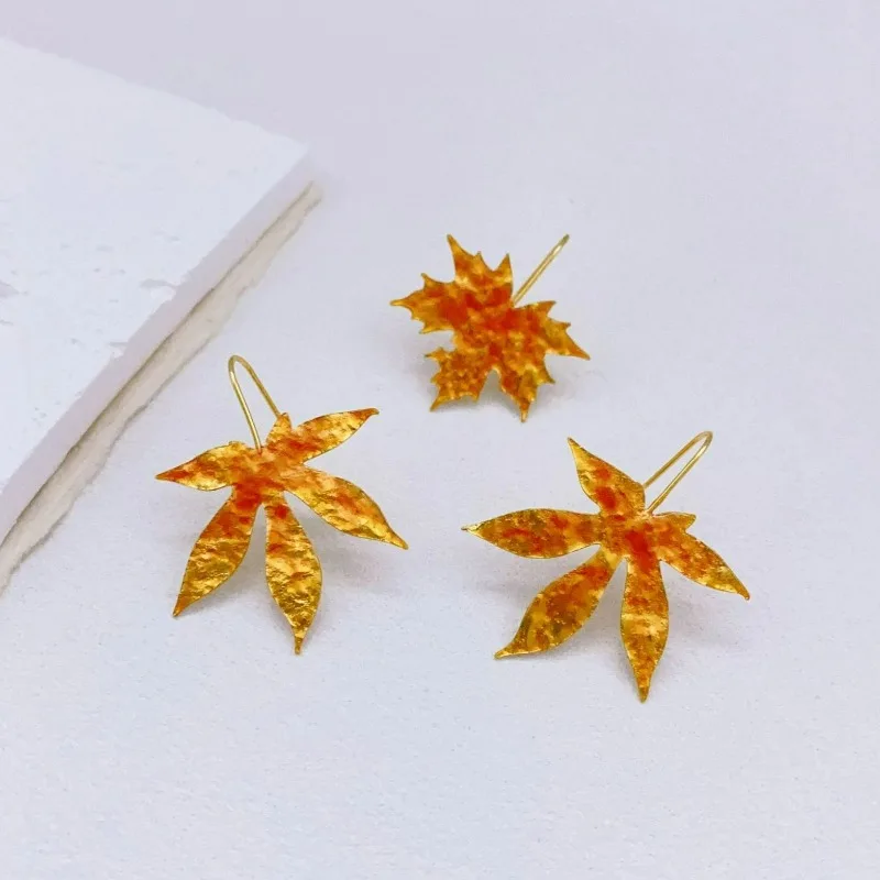 

French Retro Fashion Red Leaf Ear Hooks Oil Dripping High End Niche Design Temperament Copper Light Luxury Earrings for Women
