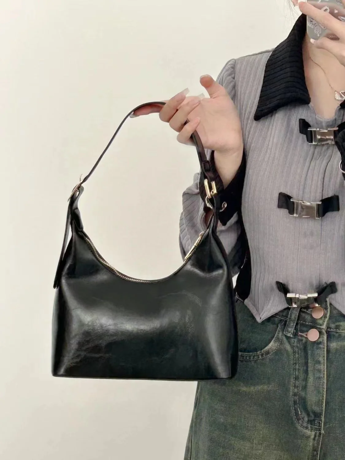 

New 2024 Spring Summer Bla High-End Texture Underarm Bag Versatile Single oulder Handbag Soft Korean Sle Moon ape PU ...