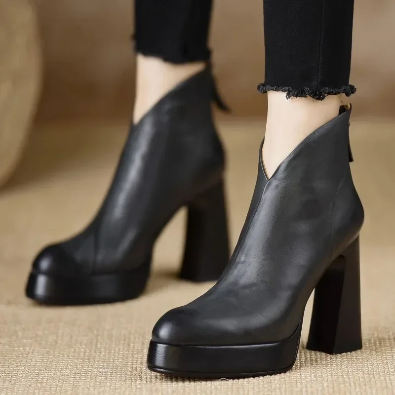 2024 New Soft Leather Women Ankle Boots Platform Short Booties Winter Botas Warm Shoes Round Toe Back Zip Black Brown