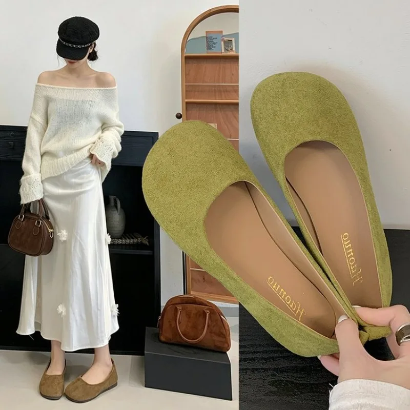 Women's Ballet Flats Round Toe Suede-Look Slip-On Everyday Minimalist Casual Footwear Flat Heel Spring Autumn Office Style Shoes