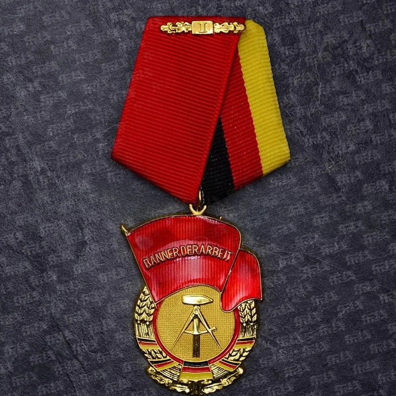 High Quality Eastern Front Reproduction DDR Germany East Germany First Class Labor Red Banner Medal East Delau Red Medal