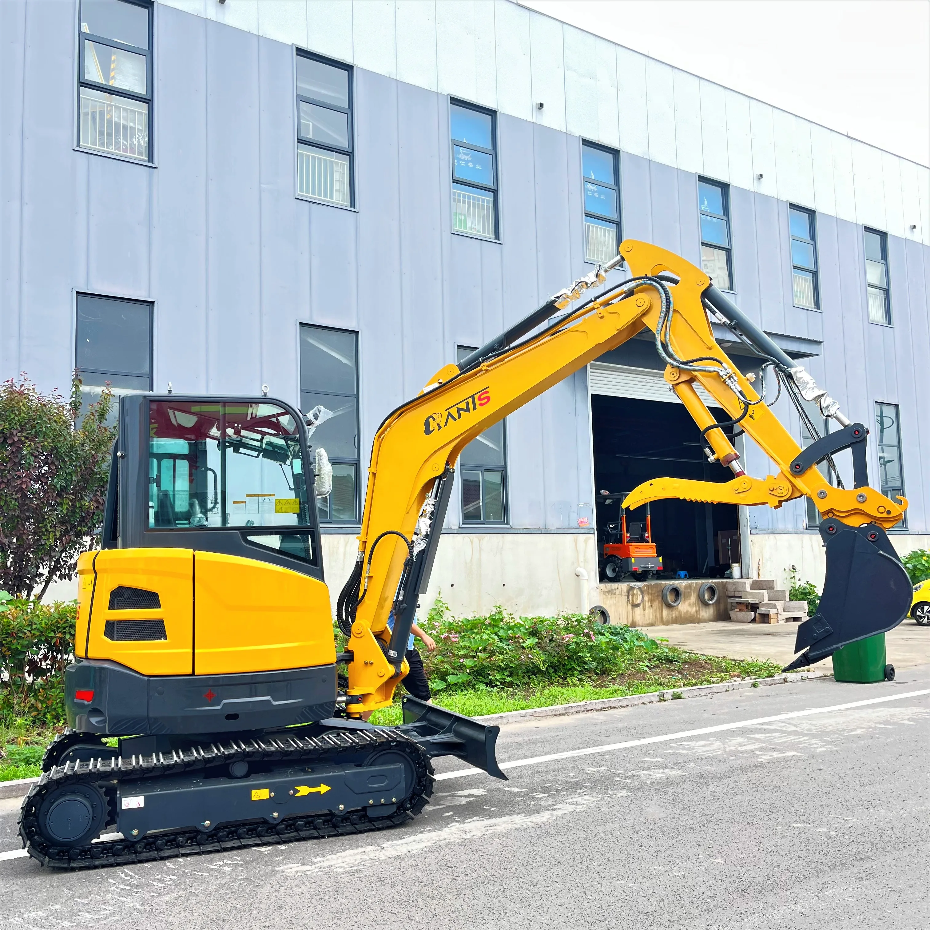 3.5 Ton Excavator Kubota D1703 Engine Hydraulic Digger Wholesale Excavators 3.5 Ton Mini Excavator for Sale