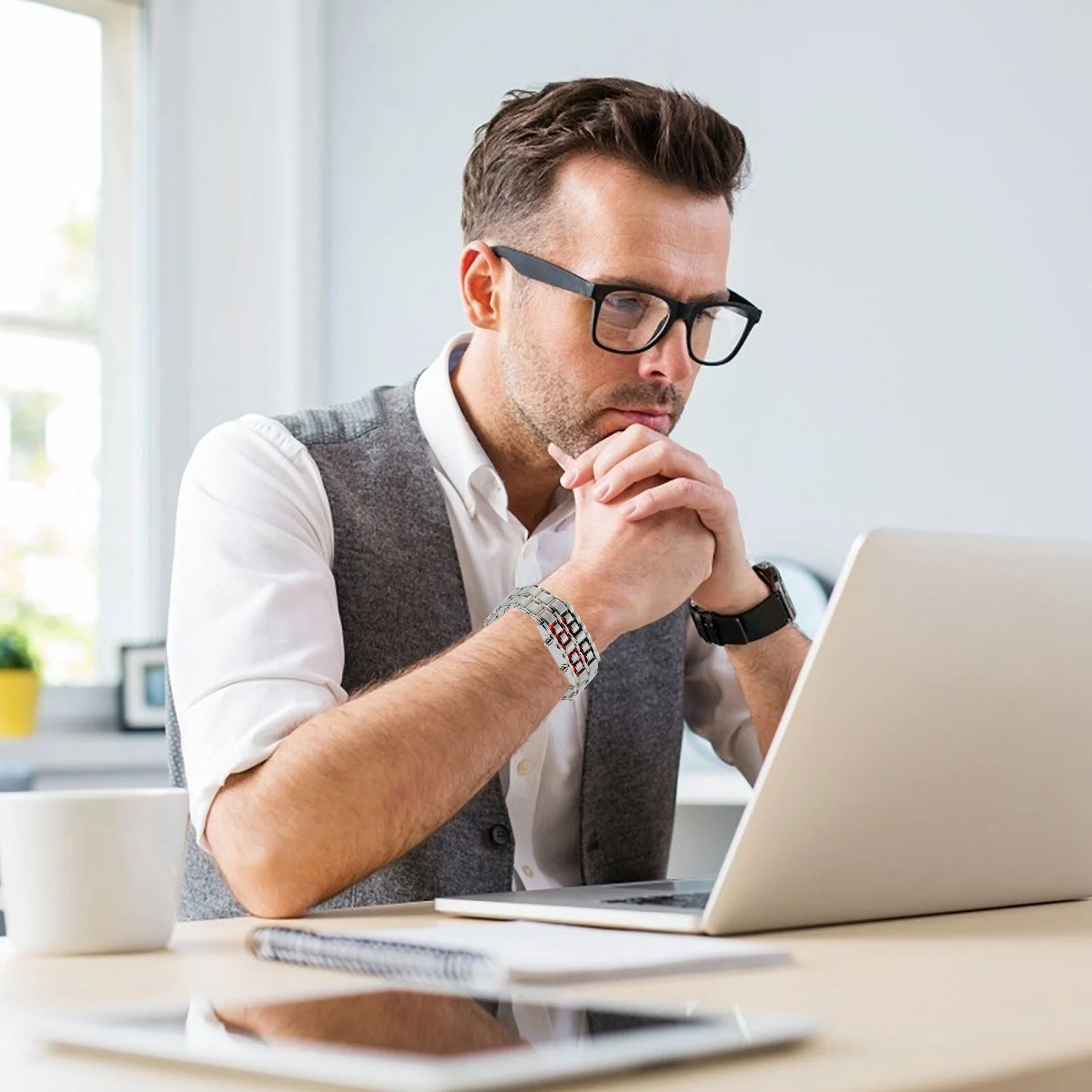 ساعة لافا ستايل LED للرجال سوار رقمي أحمر هدية كلاسيكية أنيقة تصميم سلسلة مستطيلة راقية توقيت دقيق عصري