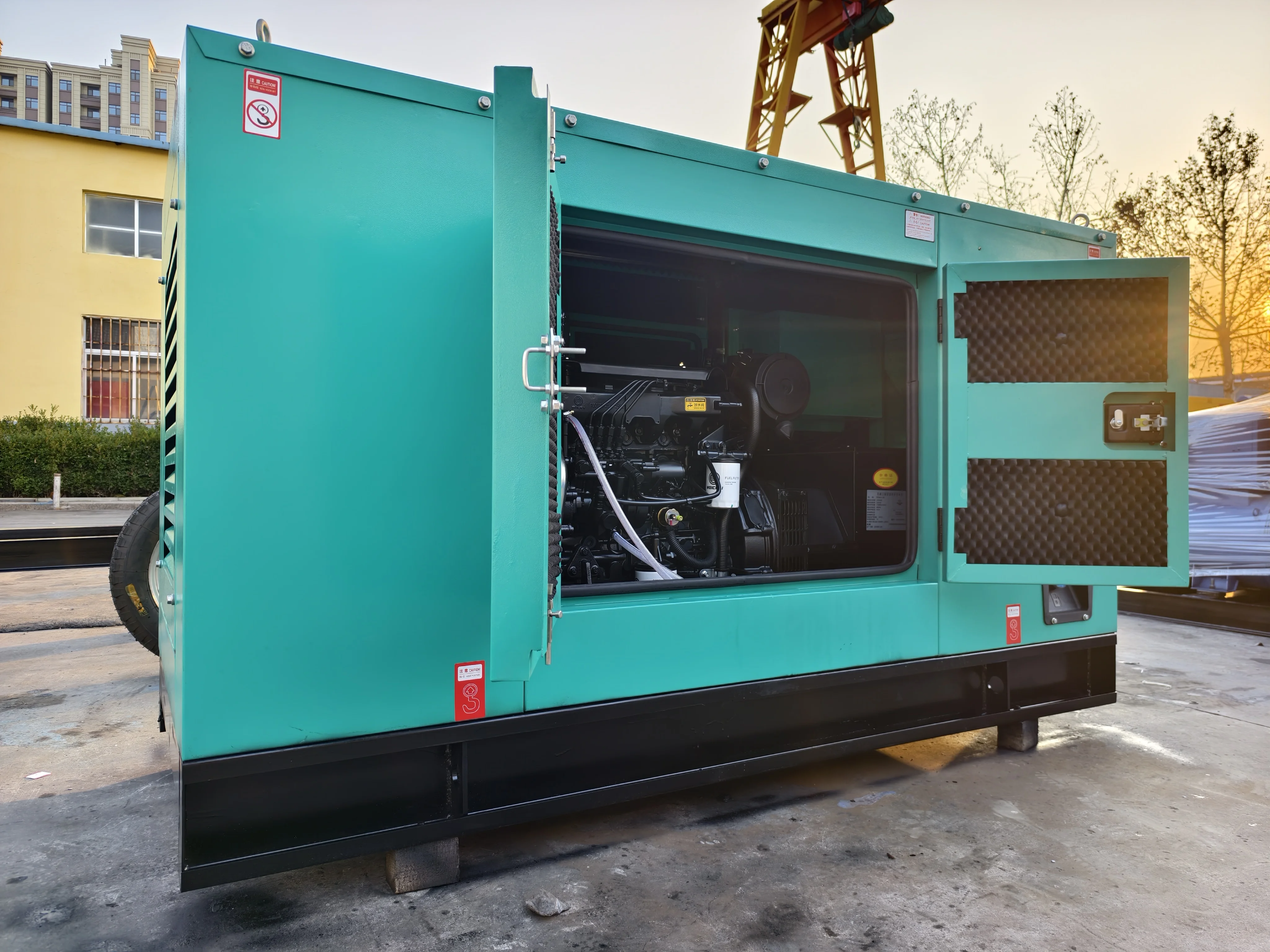 110kW 150kW 180kW High Output Mobile Trailer Diesel Generator Silent Power Unit For Large Commercial Mall Facility