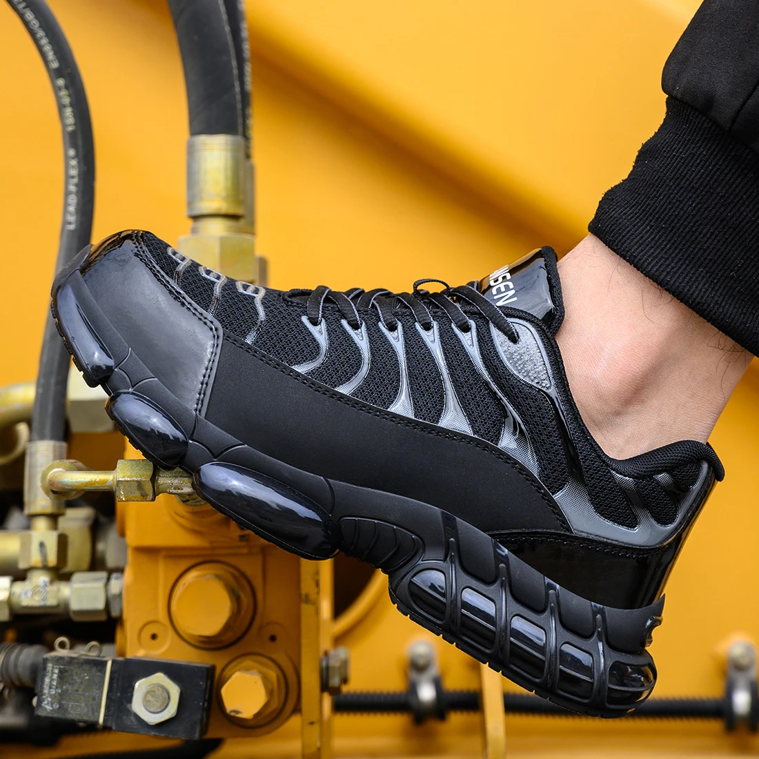 New Men Steel Toe Cap Work Shoes Puncture-proof Security Protective Boots Indestructible Men Sneakers Construction Work Boots