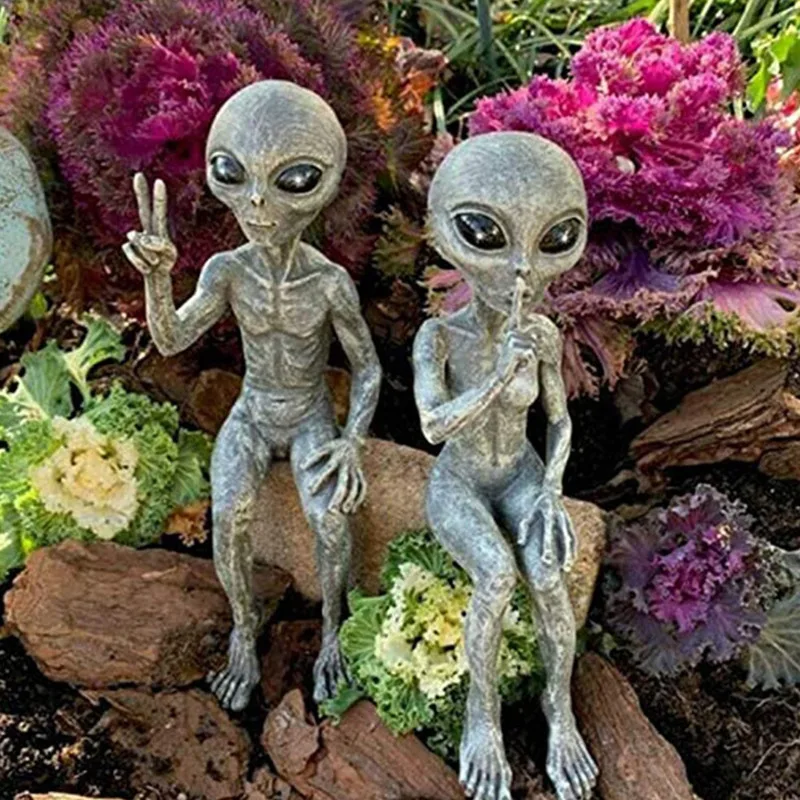 New Outer Space Alien Accessories Statue Martians Garden Figurine Set For Home Indoor Outdoor Decoration Courtyard Ornaments