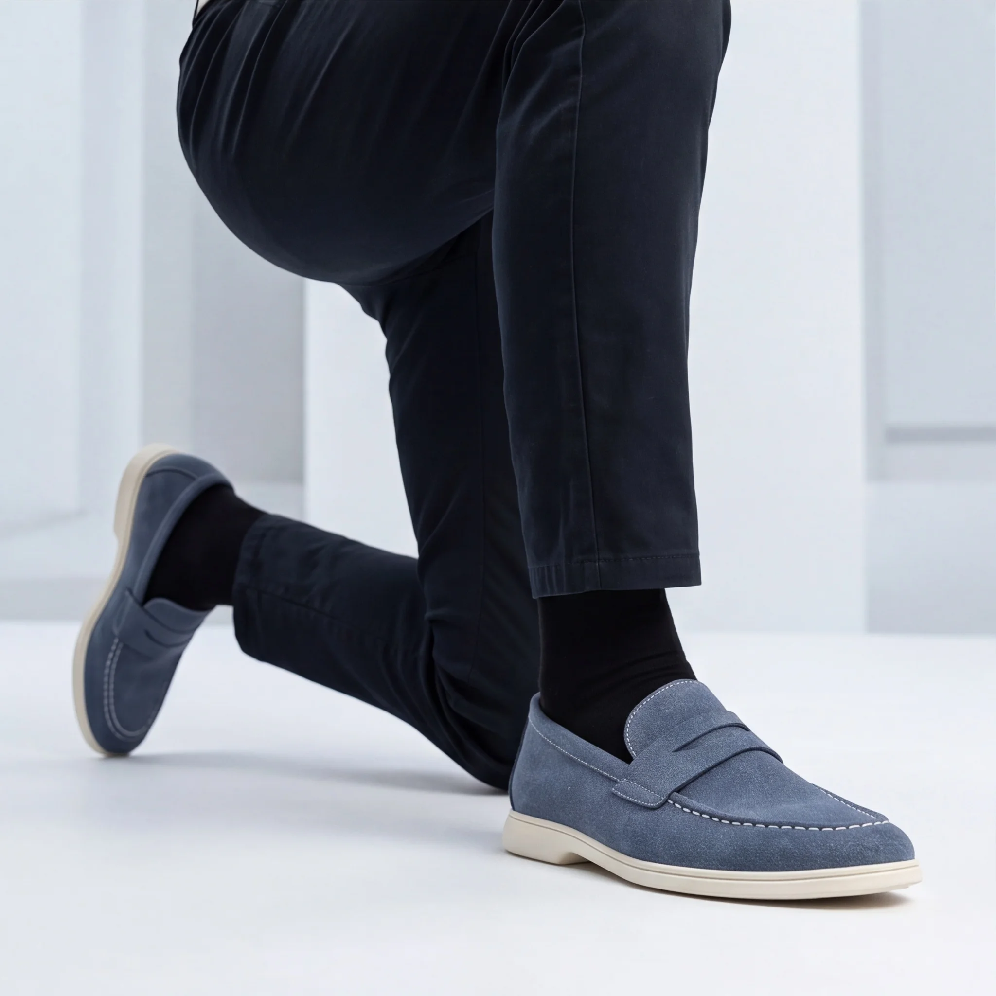Herren-Loafer und Slipper, Slipper für Herren, Freizeit-Schuhe, Herrenschuhe, Mokassins, flache Sohle, leichte Sohle, niedriger Absatz.