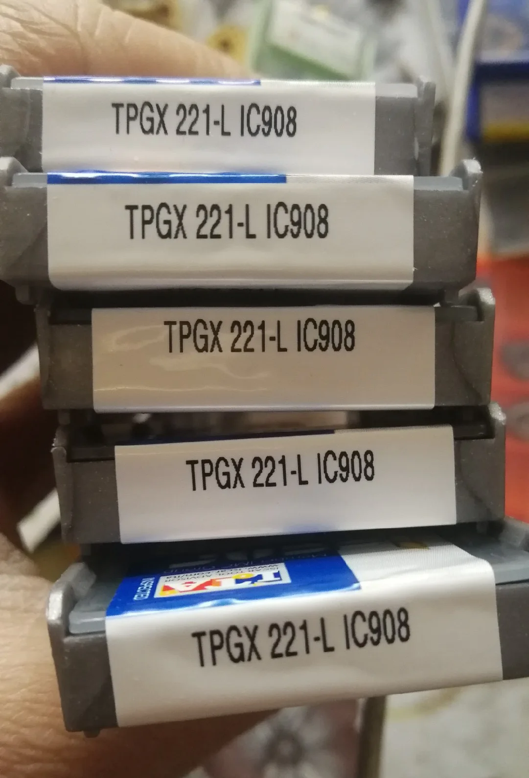 

Hard alloy cutting blades TPGX090202-L IC908