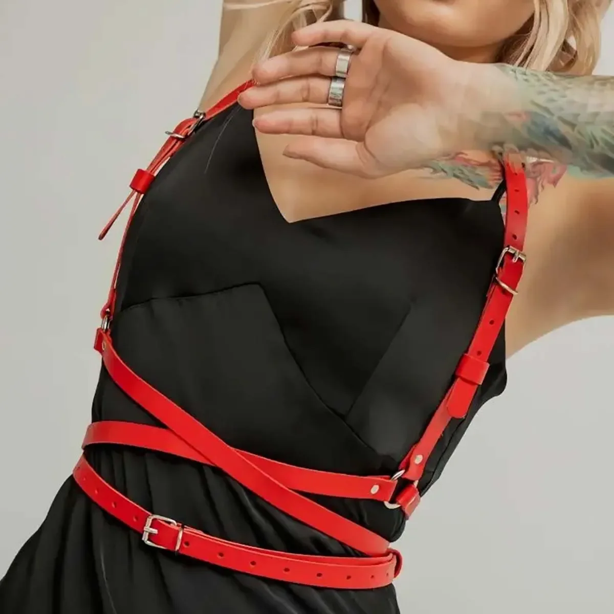 แฟชั่นหนังสายรัดเข็มขัดเอวสายรัดเข็มขัด Suspender สําหรับผู้หญิง Body Harness Gothic เครื่องรางเสื้อผ้าเทศกาล Rave ชุด