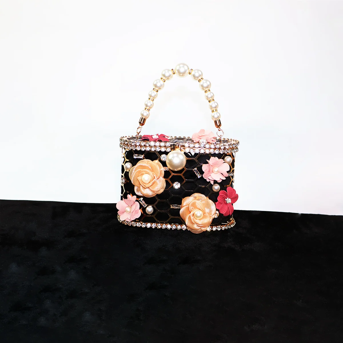 

2025 New Women's Evening Bag Luxury Designer Beaded Bucket Bag Hollow-Out Birdcage Purse Floral Frame Wallet for Wedding Party
