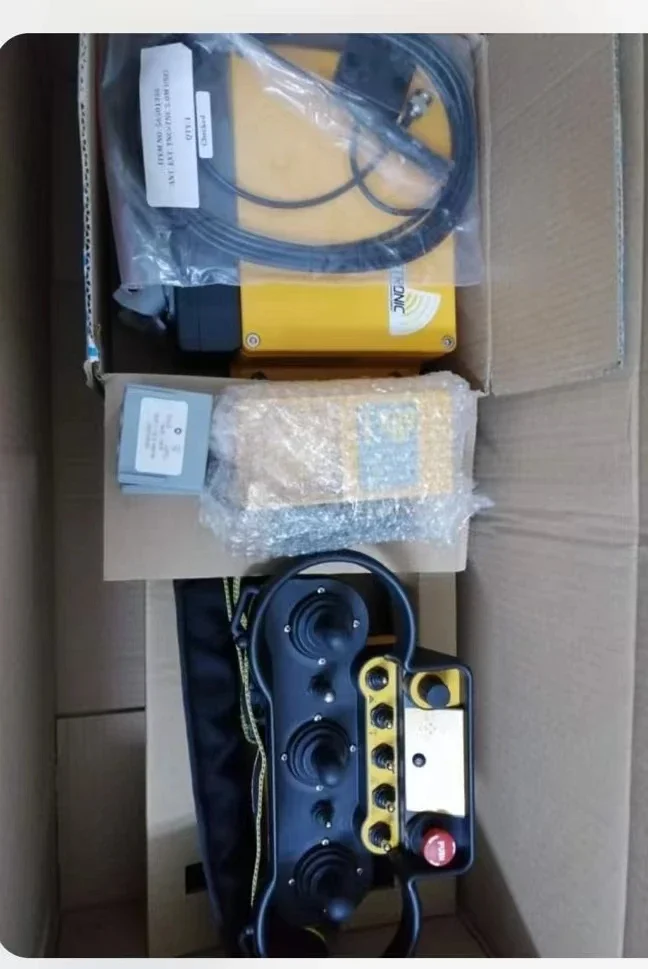 Een gloednieuwe set CIFA afstandsbedieningen voor reserveonderdelen voor betonpompen