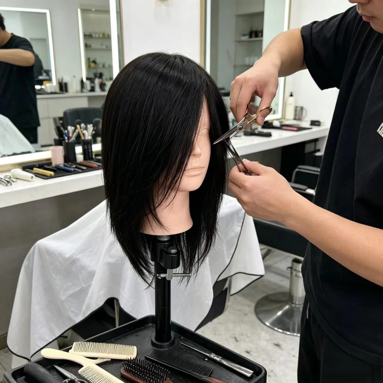 16-inch Mannequin Head with Real Human Hair, for Professional Styling, Colouring, Cutting and Beauty and Make-up Practice