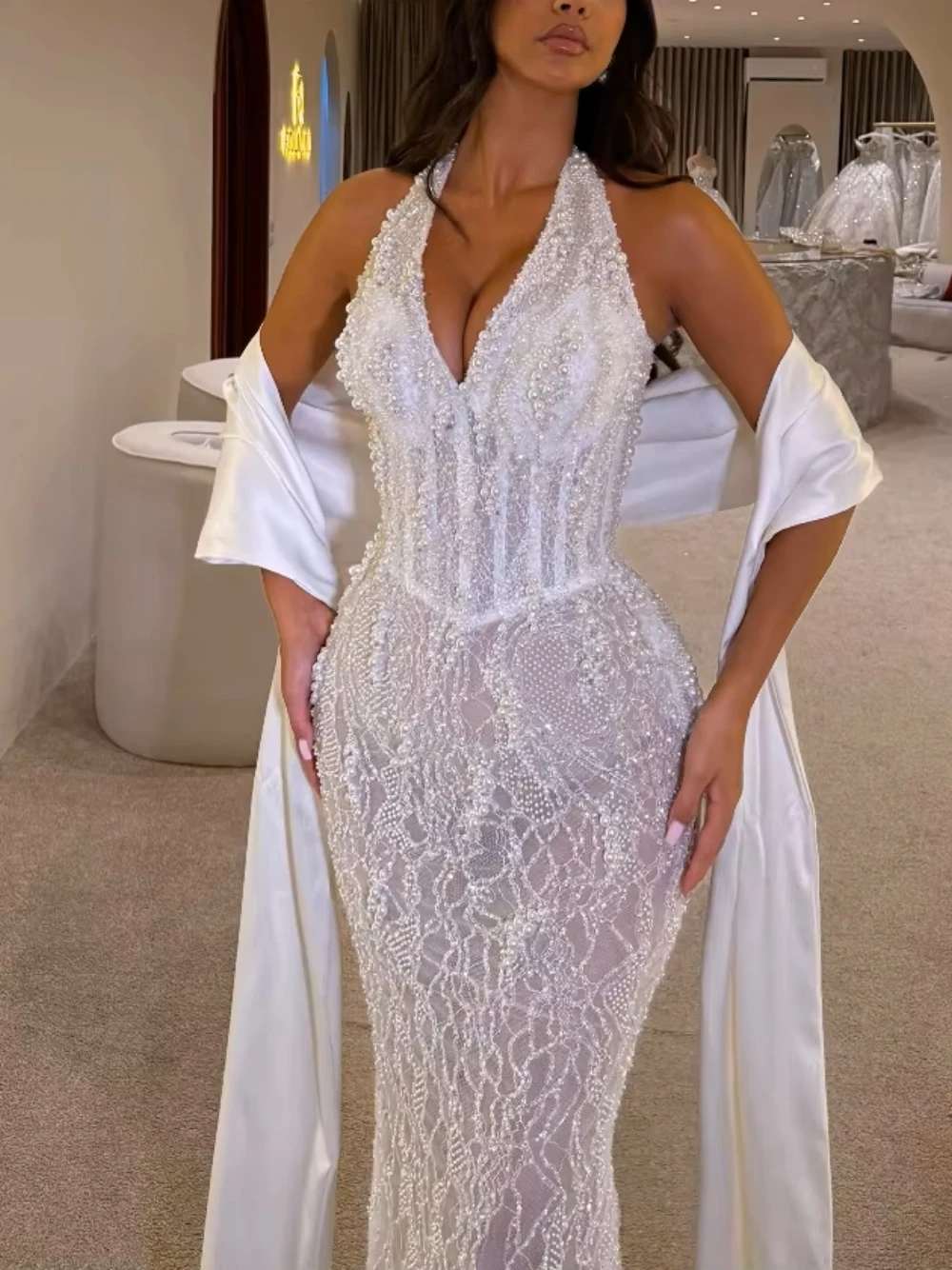 Delicate Attractive Pearls Sequined Evening Dress With Cape Sexy Halter Bodycon Customized Prom Gown Formal Events Cocktail Wear
