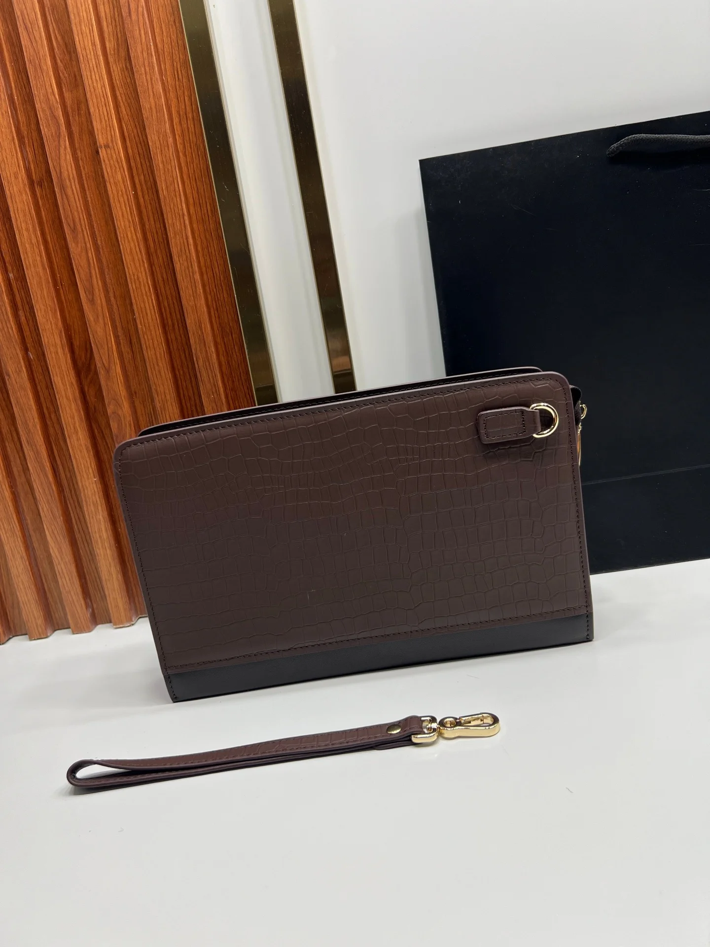 

Деловая сумка-клатч 83249-7: Элитный бренд, высокое качество, легкий и портативный стильный органайзер для бизнеса – идеальный подарок.