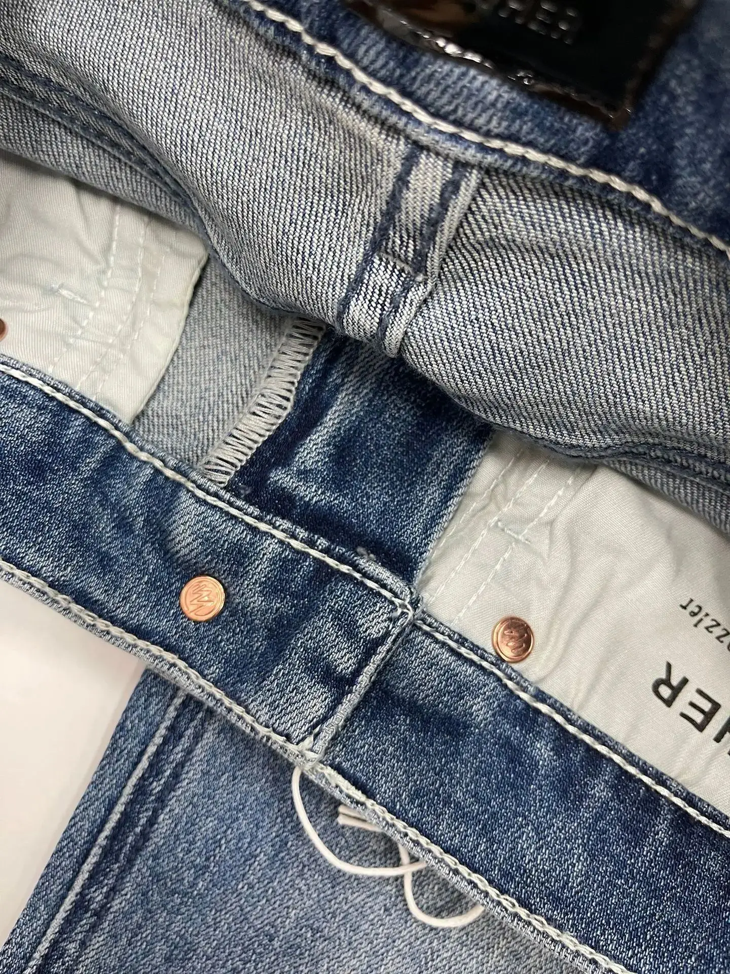 Slim-Fit-Jeans mit hoher Taille für Damen, lässig, faion Denim, knöchellang, Herbstkollektion 2023, Ele und Sli