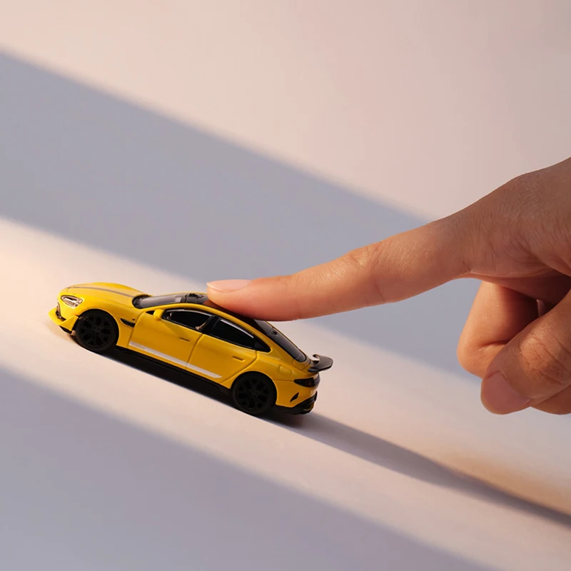 Xiaomi SU7 1:64 Scale Diecast Car Model Set - Pull-Back Alloy Collectible Toy Vehicle in 6 Colors for Fans And Collectors