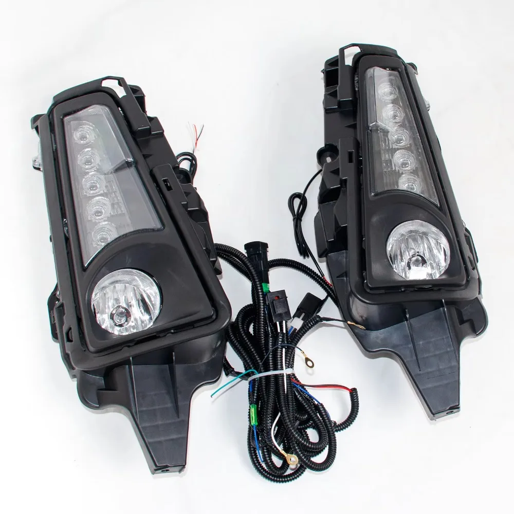 for Toyota Hiace 2019-2020 Car LED Daytime Running Light Front Fog Lamp Modification DRL Turn Signal New Design Auto lighting
