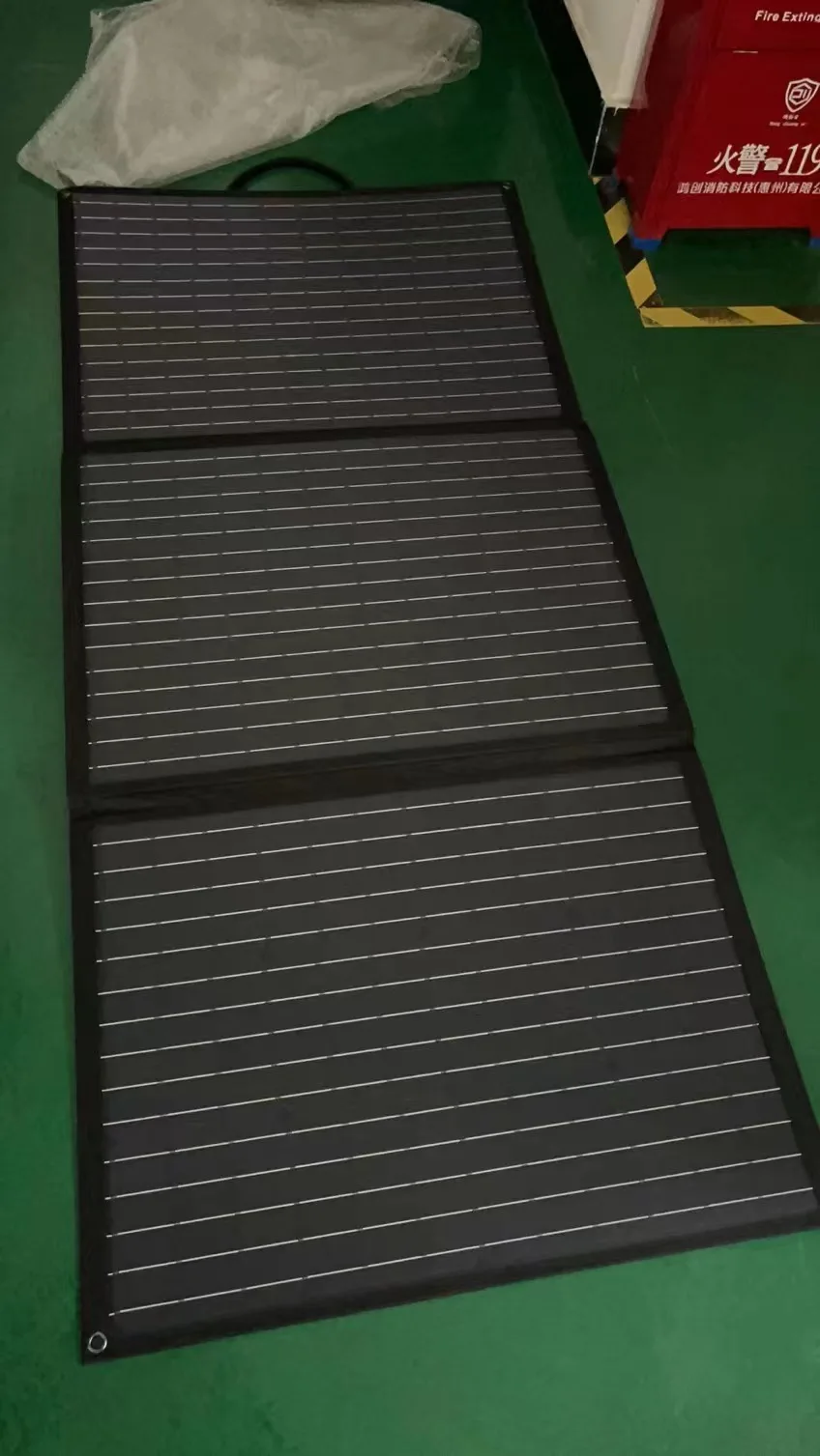 High Quality 300w Folding Solar Panels, 4 Folds For Camping