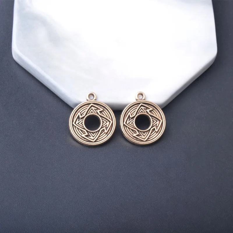 10 Stück/Set Ethnische Antike Silber- und Goldfarbene Anhänger Herz Blätter Schmuckzubehör Geometrische Blume Boho Anhänger DIY Damenohrringe – Detail 13