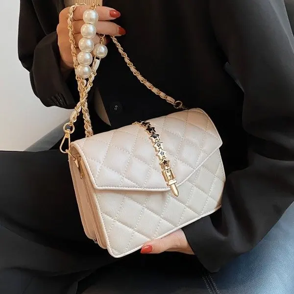 

Новая стеганая сумка-конверт 2026 года для женщин с жемчужной цепочкой и металлическим декором в виде звезды, универсальная сумка через плечо/кроссбоди