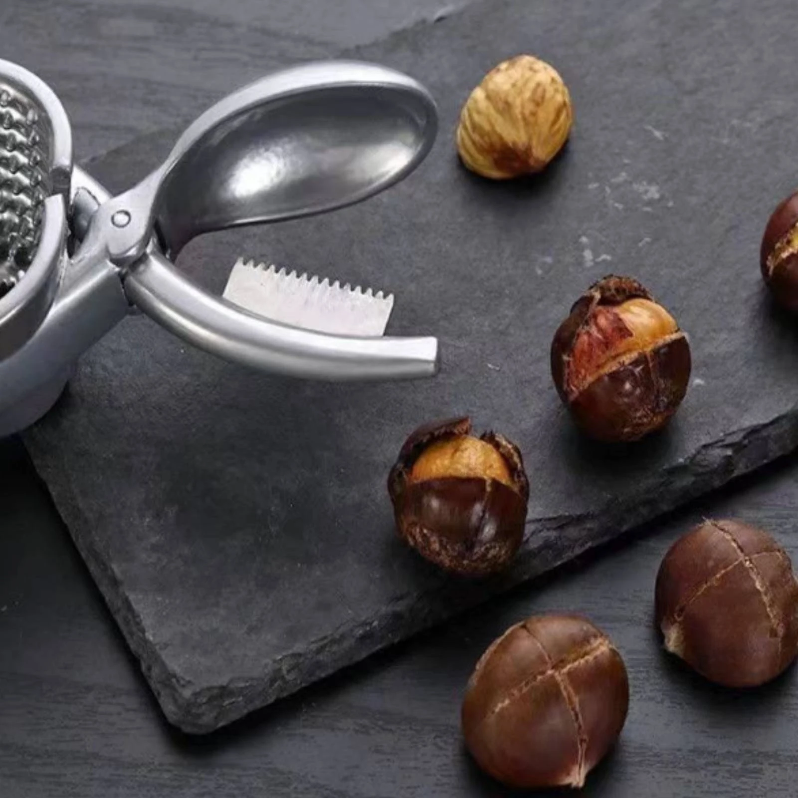 Picture 7: Manual Nutcracker Serrated Grip Walnut Sheller Clamp Nutcracker Multifunction Kitchen Tool Easy Cracking
