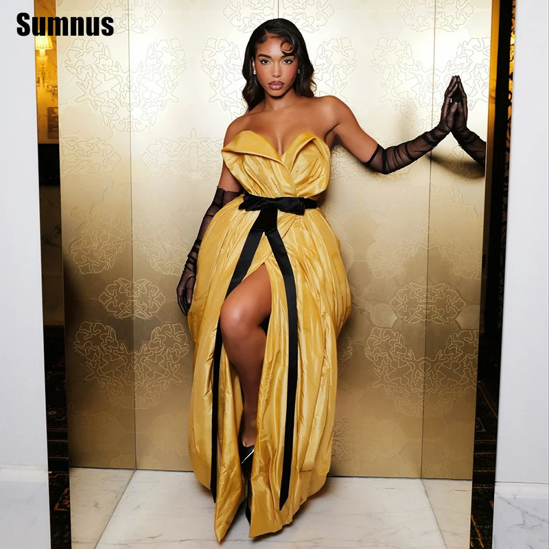 

Sumnus Элегантное атласное вечернее платье желтого цвета с высоким разрезом в форме сердца, макси-платья для выпускного вечера с поясом فساتين سهرة по индивидуальному заказу