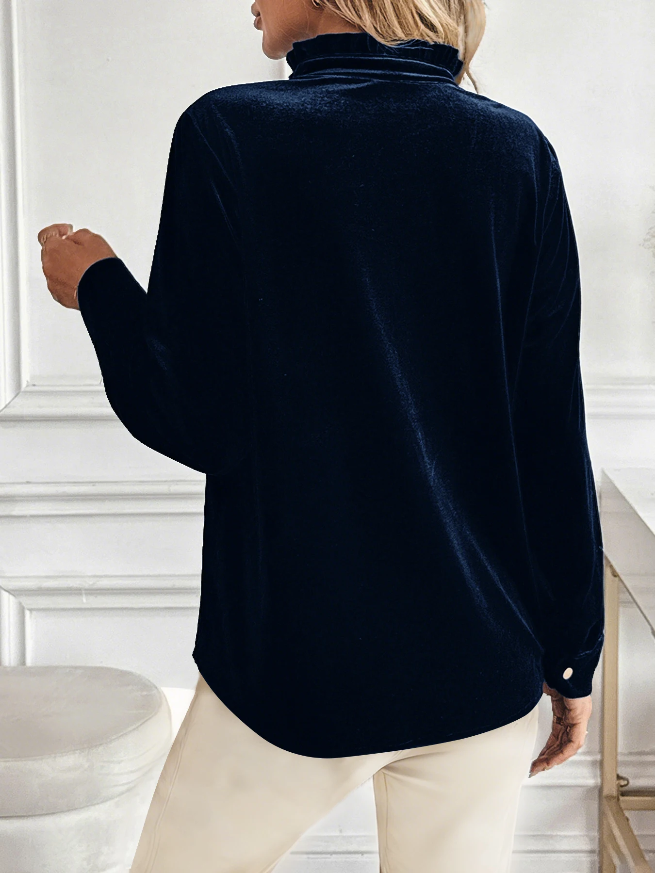A plain-colored, elegant velvet shirt for women in cross-border trade from Europe and America