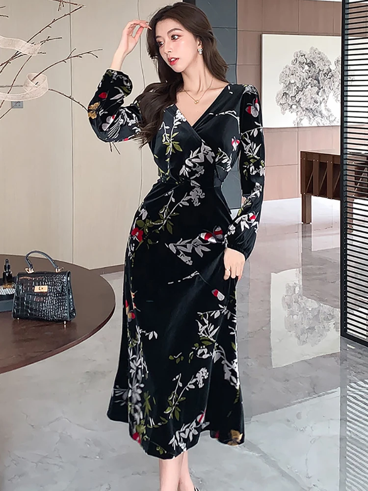 

Women Korean Vintage Hepburn Luxury Evening Dress Autumn Winter Black Floral Velvet Maxi Dress 2025 Long Sleeve V-Neck Vestidos