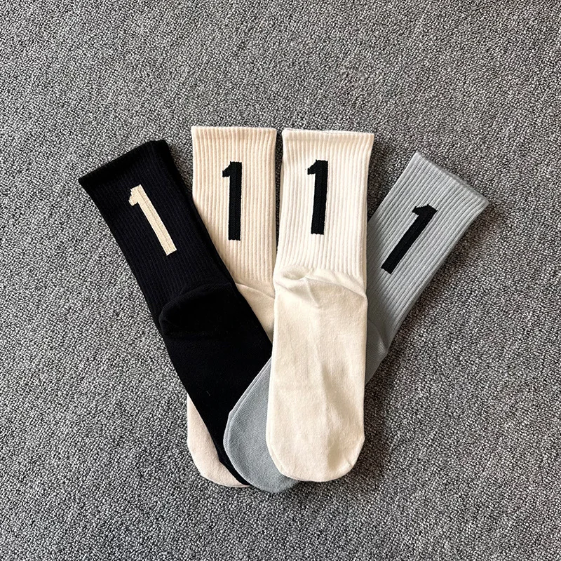 4 paare/schachtel Socken Mann Parodie Kanye Geier '1' Hip Hop Match Basketball Fuzzy Socken Männer Frauen Mode Socken Geschenke für Männer – Detail 5