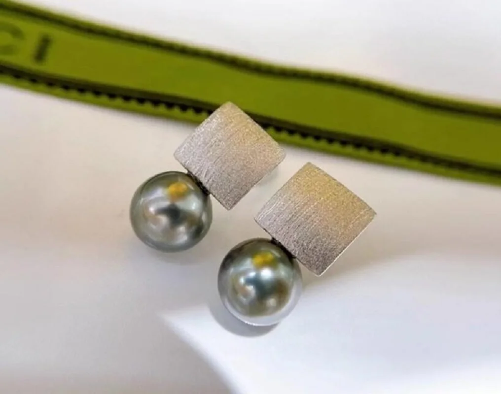 

charming Pair of 8-9mm 9-10mm natural south sea black round pearl earring