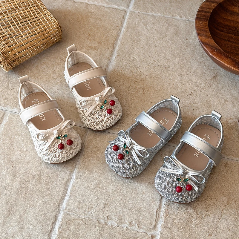 

Summer Girls' Sandals Cute Cherry Decoration Hollow Flat Bottom Anti-Slip Children's Beach Shoes 2026 21-30