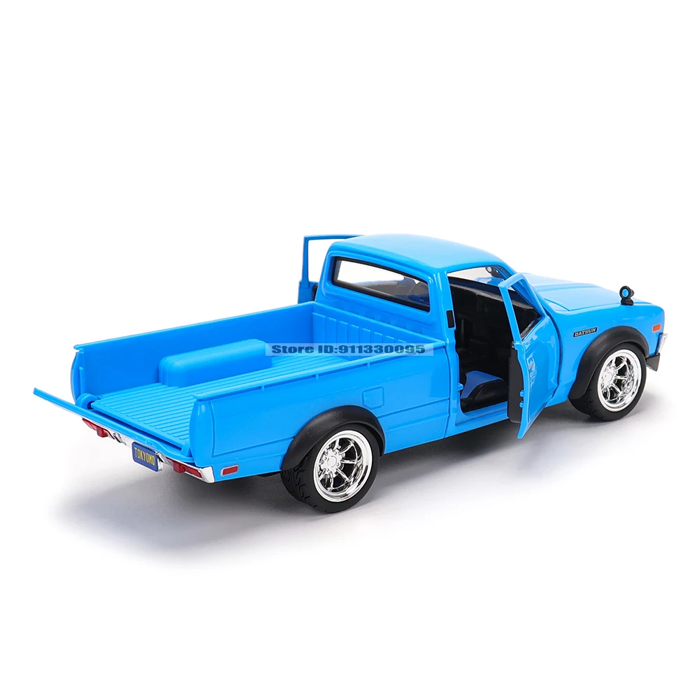 Maisto 1:24 1973 Datsun 620 Pick-up alloy car model die-casting static precision model collection gift toy tide play