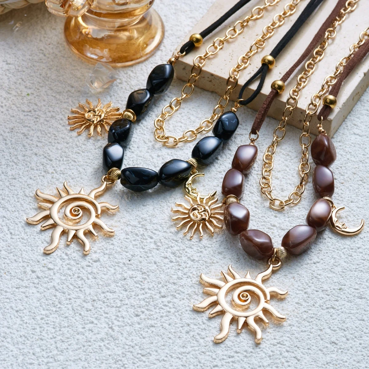 Doppelschichtige Unregelmäßige Schwarze Harzperlen Spiral-Sonne-Mond-Anhänger Halskette für Frauen und Männer Ethnischer Stil Sonnenblumen-Choker Schmuck – Detail 25