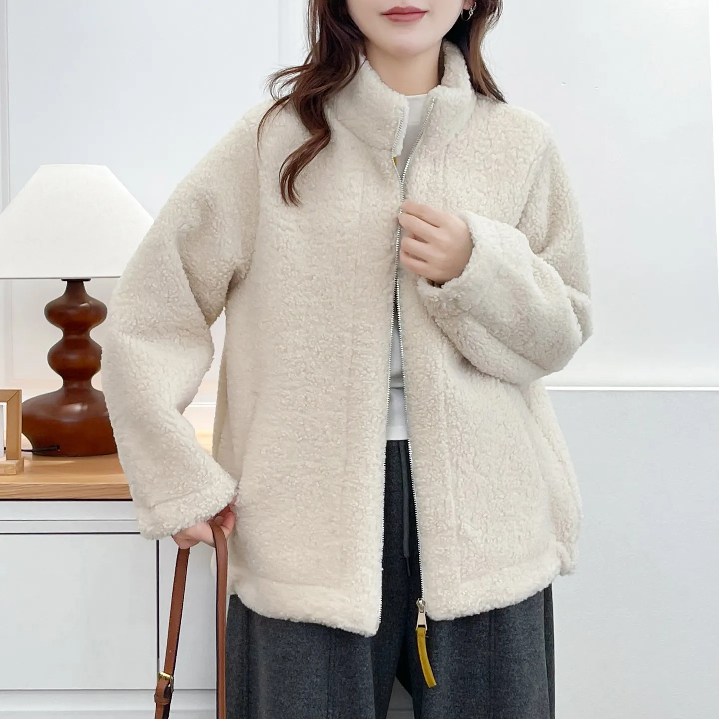 XXXXL Fashion Plus Size Woman Clothing Lamb Fleece Jacket 2025 Winter New Style Warm Thickened Stand Collar Coat 2596 - view 3